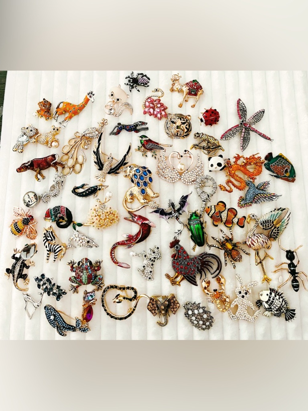 Wholesale 50 Pcs Animal Brooch Lot – Mixed Styles Cats Dogs Alligator Fish Pins